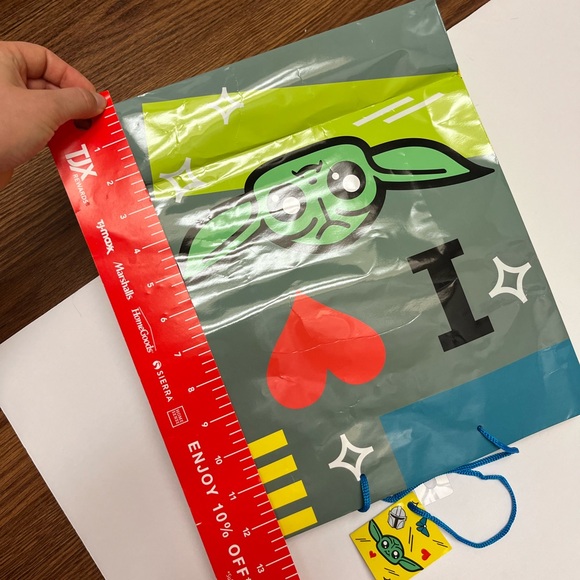 ❤️ FREE with any purchase 🙏🏽 Unique Star Wars Baby Yoda Child Gift Bag - Picture 11 of 13